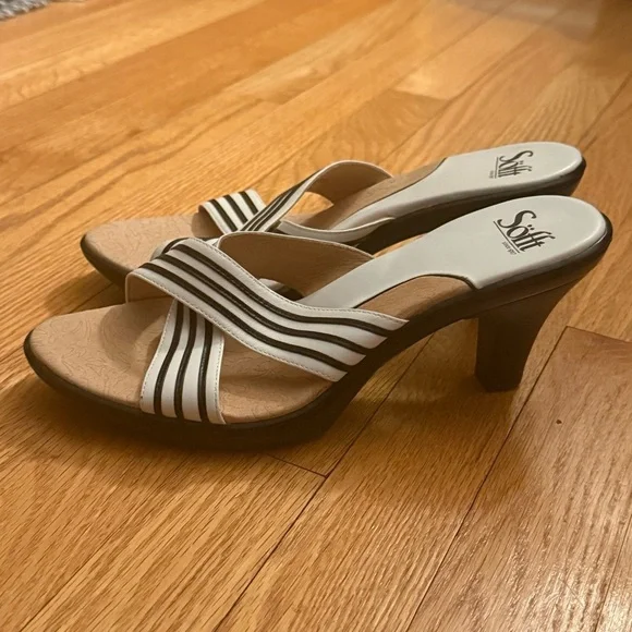 Sofft striped criss cross heels - Picture 3 of 7